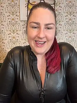 Lacey-BBW online show from November 28, 2025, 10:54 pm