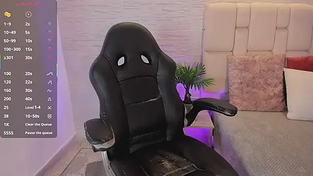 Mollycb online show from September 19, 2025, 3:54 am