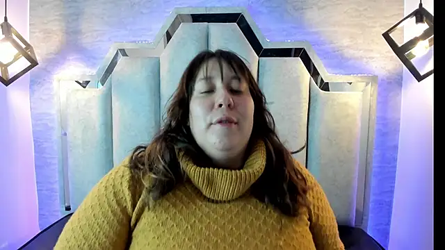  Emily rosee  online show from October 28, 2025, 11:09 am