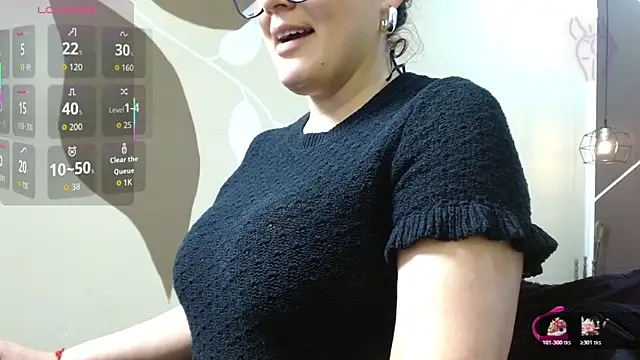 ScarletHott  online show from November 28, 2025, 11:54 am