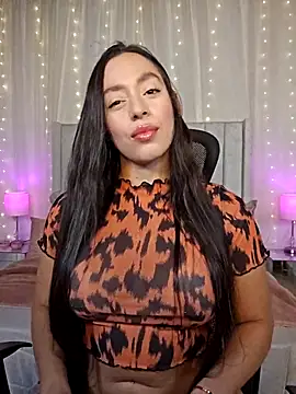 AriadnaTaylor online show from April 16, 2026, 9:04 pm