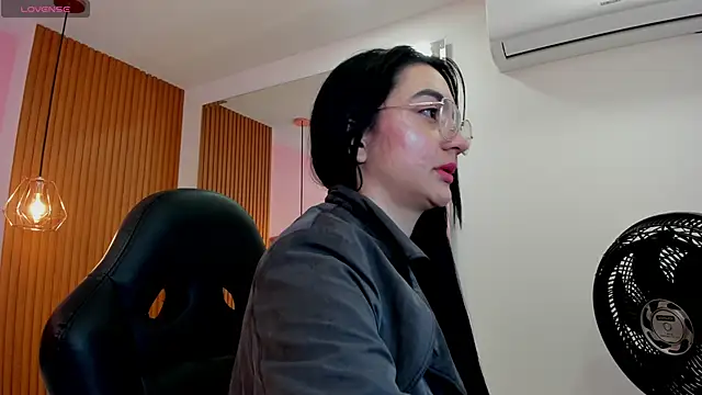 selena rous online show from September 25, 2025, 1:17 pm