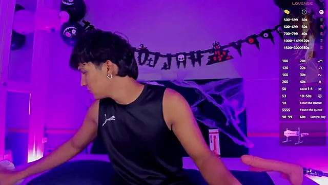 Leo Savage  online show from October 22, 2025, 3:39 am