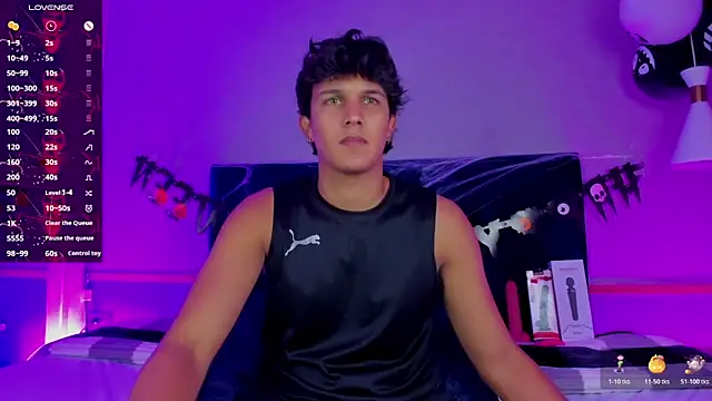 Leo Savage  online show from October 31, 2025, 4:20 am