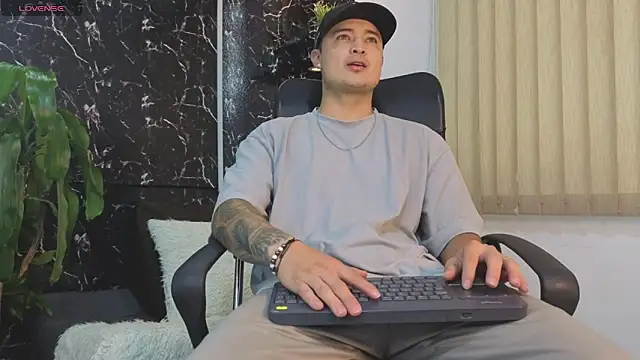 Alexander ferre online show from April 8, 2026, 1:34 pm