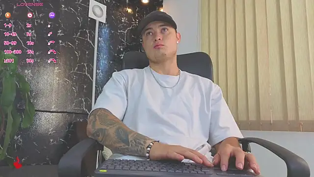 Alexander ferre online show from April 12, 2026, 1:58 pm