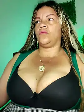 Snapshot of Eva_Luxei chatting on February 16, 2026, 6:34 am Eva Luxei online show from February 16, 2026, 6:34 am