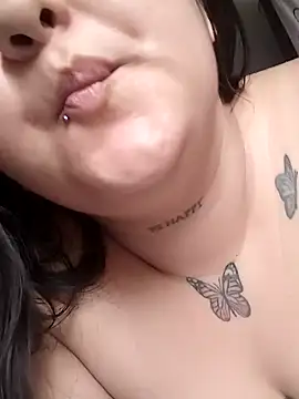 SoffiiCurvy online show from September 30, 2025, 1:28 pm