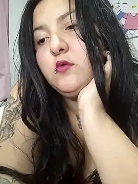 SoffiiCurvy online show from September 19, 2025, 11:47 am