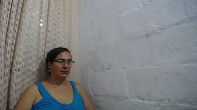 gabbyparker  online show from March 24, 2026, 9:42 am