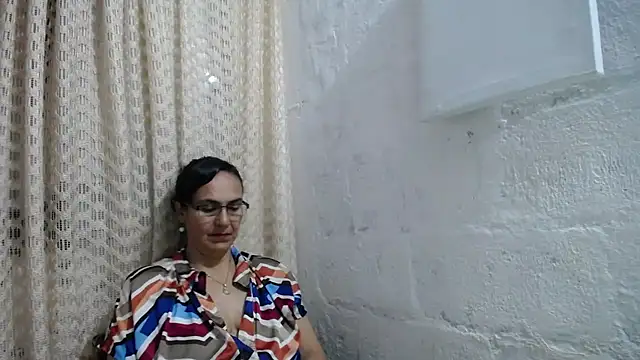 gabbyparker  online show from October 8, 2025, 8:16 am