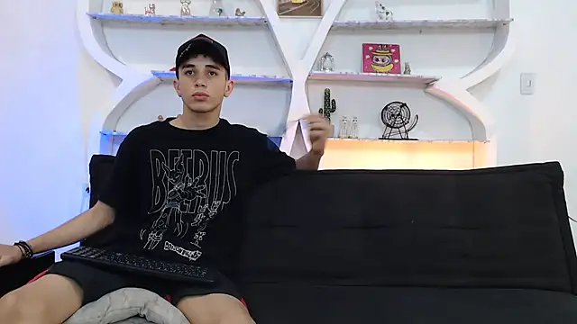 THREE GUYS HOT online show from November 18, 2025, 7:28 pm