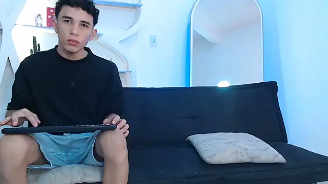 THREE GUYS HOT online show from October 20, 2025, 7:25 pm