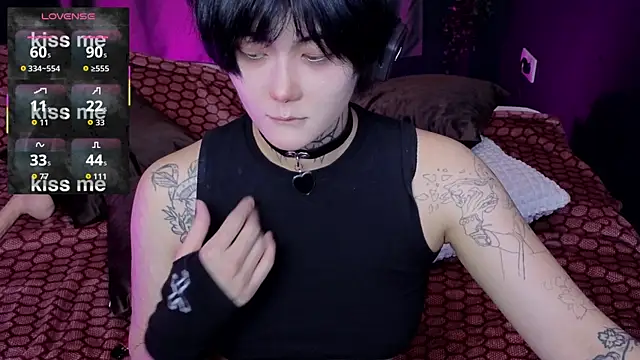 GothXRaven online show from October 13, 2025, 4:19 pm