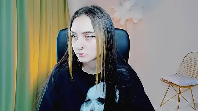 Snapshot of olivianorton chatting on September 17, 2025, 1:02 pm olivianorton online show from September 17, 2025, 1:02 pm