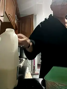 Snapshot of naughtygrandad1 chatting on October 16, 2025, 6:10 am naughtygrandad1 online show from October 16, 2025, 6:10 am