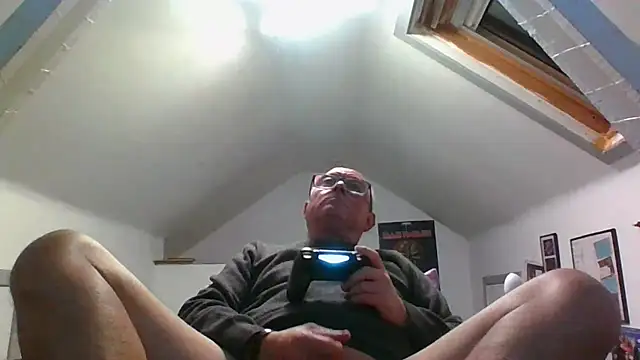 Snapshot of naughtygrandad1 chatting on October 27, 2025, 7:26 pm naughtygrandad1 online show from October 27, 2025, 7:26 pm