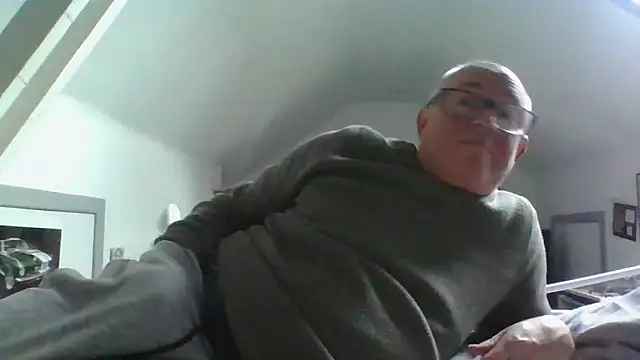 Snapshot of naughtygrandad1 chatting on October 21, 2025, 2:05 pm naughtygrandad1 online show from October 21, 2025, 2:05 pm