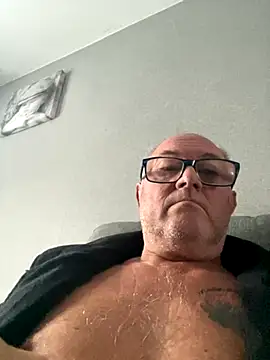 Snapshot of naughtygrandad1 chatting on September 20, 2025, 6:40 am naughtygrandad1 online show from September 20, 2025, 6:40 am