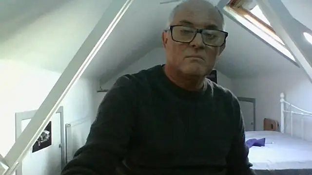 Snapshot of naughtygrandad1 chatting on November 4, 2025, 3:27 pm naughtygrandad1 online show from November 4, 2025, 3:27 pm