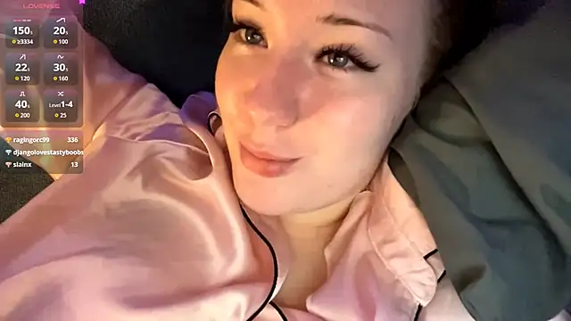 Snapshot of PandaFluff chatting on February 27, 2026, 11:04 pm PandaFluff online show from February 27, 2026, 11:04 pm