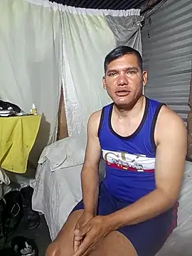 Snapshot of Franklin111230 chatting on December 14, 2025, 11:43 pm Franklin111230 online show from December 14, 2025, 11:43 pm