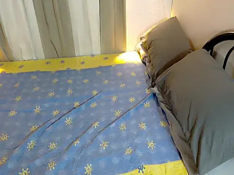 avery in paradisexx online show from October 24, 2025, 7:51 am