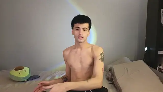 saintlauren1 online show from September 20, 2025, 1:05 pm