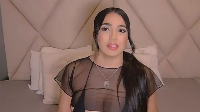 CharlotteeBrownn online show from June 11, 2026, 4:20 am