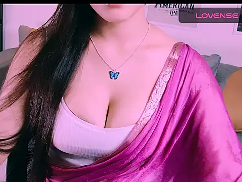 Snapshot of My_Rose chatting on September 18, 2025, 9:29 pm My Rose online show from September 18, 2025, 9:29 pm