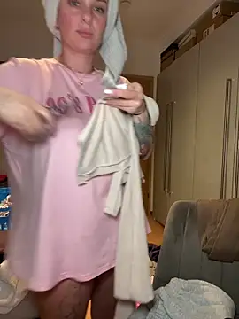 OliviaaFischer online show from February 10, 2026, 5:45 pm