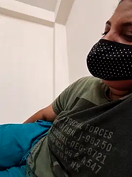 Snapshot of Komal-stream chatting on September 22, 2025, 8:37 pm Komal-stream online show from September 22, 2025, 8:37 pm