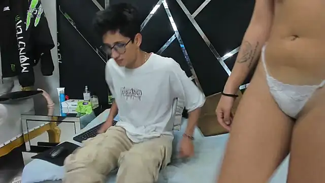 Snapshot of Noa_Arez chatting on February 15, 2026, 7:31 am Noa Arez online show from February 15, 2026, 7:31 am