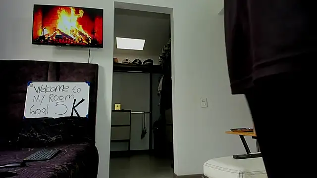 Snapshot of Andrew_Johnnson chatting on September 20, 2025, 5:51 pm Andrew Johnnson online show from September 20, 2025, 5:51 pm