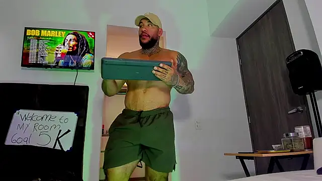 Snapshot of Andrew_Johnnson chatting on September 26, 2025, 5:20 pm Andrew Johnnson online show from September 26, 2025, 5:20 pm