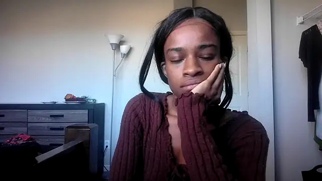 Marlowlovee online show from October 15, 2025, 3:20 pm