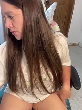 Snapshot of emma_hot2006 chatting on December 21, 2025, 7:37 pm emma hot2006 online show from December 21, 2025, 7:37 pm