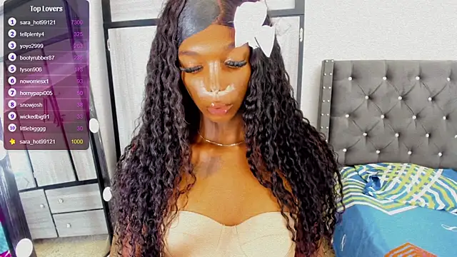 Snapshot of Sara_hot12112 chatting on October 26, 2025, 7:53 am Sara hot12112 online show from October 26, 2025, 7:53 am