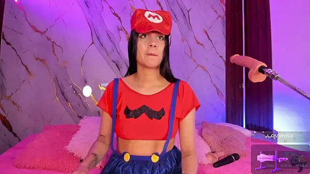 Emmiicute online show from December 17, 2025, 8:25 pm