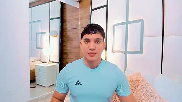 RaymondMorris online show from October 24, 2025, 4:33 am