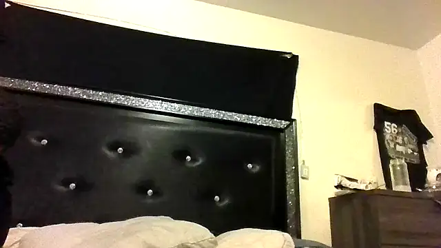 OnlyOneMeeks online show from April 17, 2026, 5:54 am