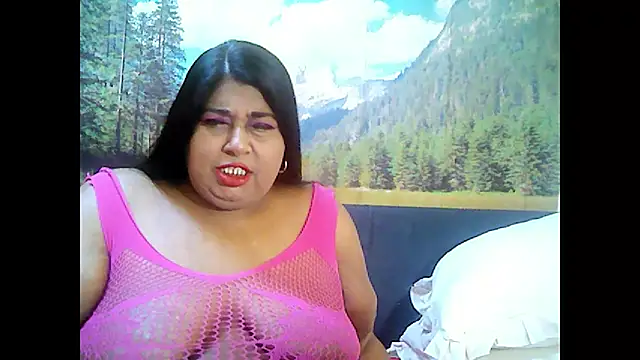 Snapshot of indianhoney694u chatting on October 13, 2025, 5:20 am indianhoney694u online show from October 13, 2025, 5:20 am