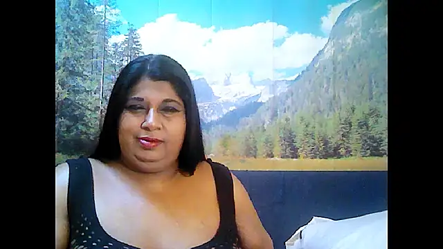 Snapshot of indianhoney694u chatting on September 22, 2025, 5:24 am indianhoney694u online show from September 22, 2025, 5:24 am