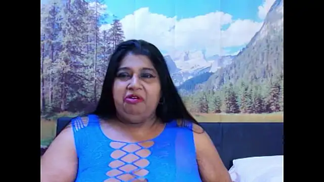 Snapshot of indianhoney694u chatting on November 12, 2025, 5:22 am indianhoney694u online show from November 12, 2025, 5:22 am