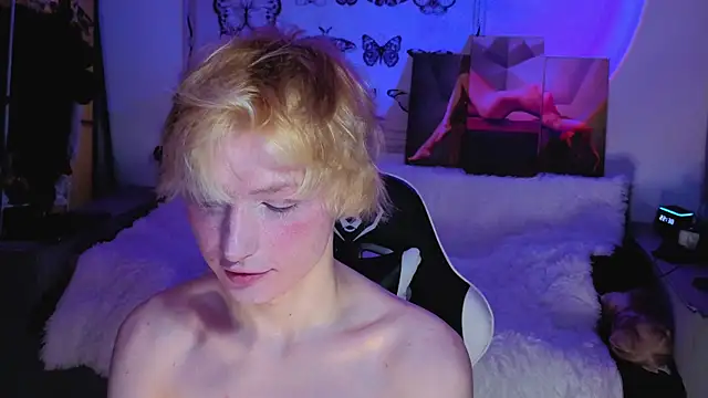 Your avatar online show from November 13, 2025, 7:40 pm