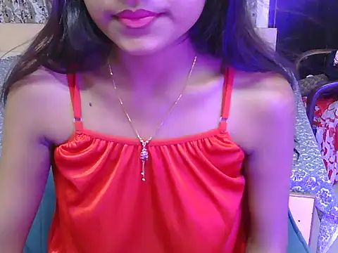 hoty-priya online show from April 13, 2026, 4:38 am
