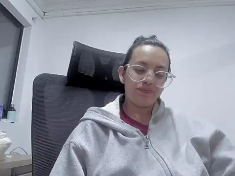 dalila macherano1 online show from October 10, 2025, 11:16 pm