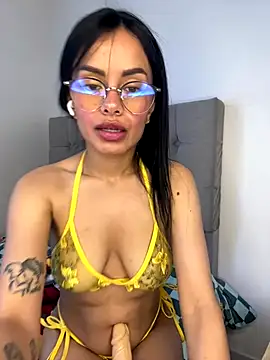 Melissa coch online show from November 14, 2025, 7:06 pm