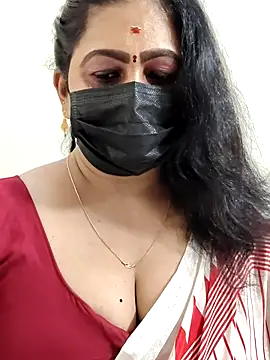 Snapshot of Sweetie_swetha37 chatting on March 10, 2026, 9:24 am Sweetie swetha37 online show from March 10, 2026, 9:24 am