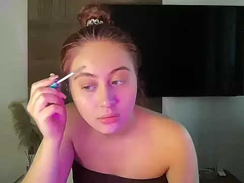 Snapshot of StellarAlice chatting on September 12, 2025, 2:28 pm StellarAlice online show from September 12, 2025, 2:28 pm